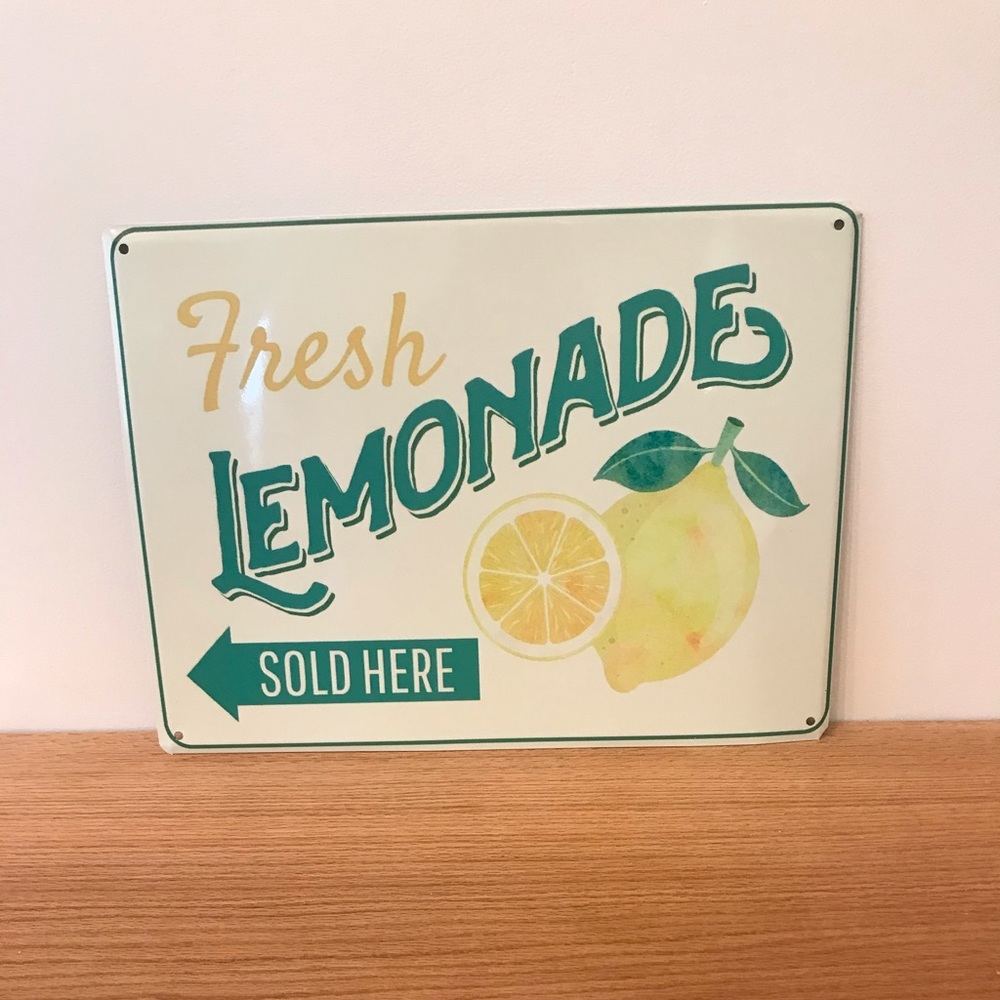 Vintage-Inspired Lemonade Sign